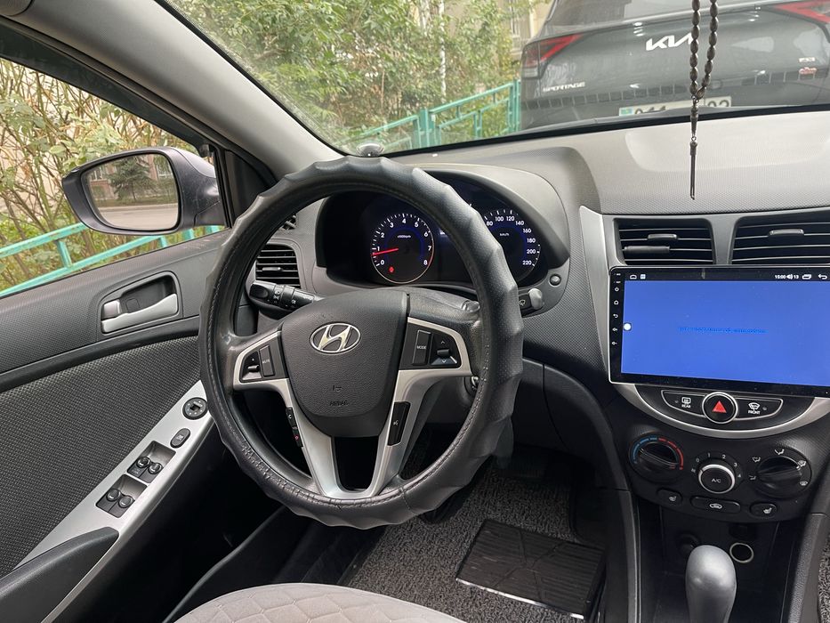 Продам машину Accent