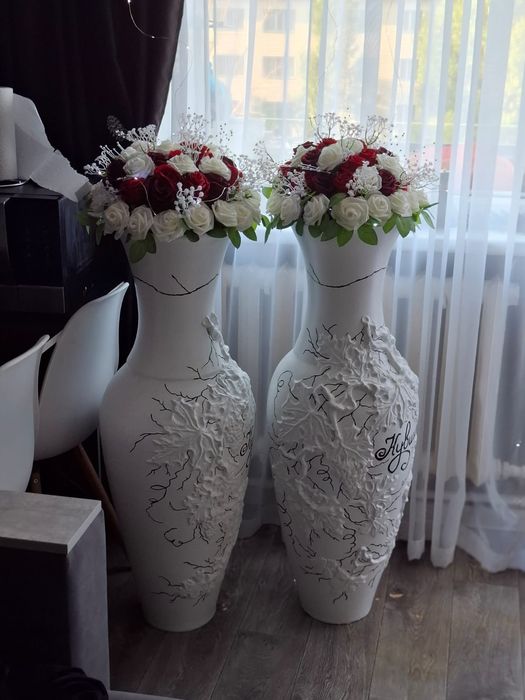 Продаются вазы глиняные .