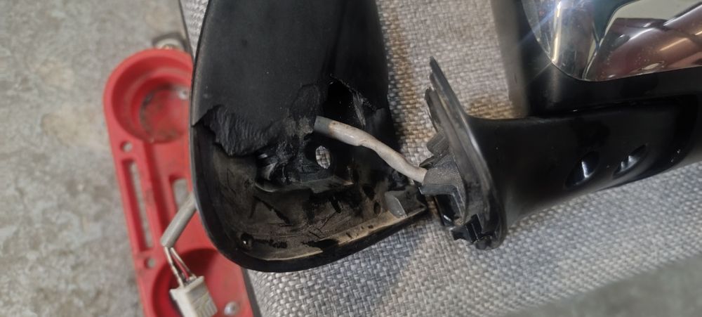 Тойота Хайлюкс зеркало левое