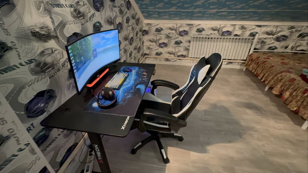 Игровой компютер в комплекте