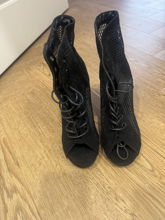 Туфли high heels 36 р новые