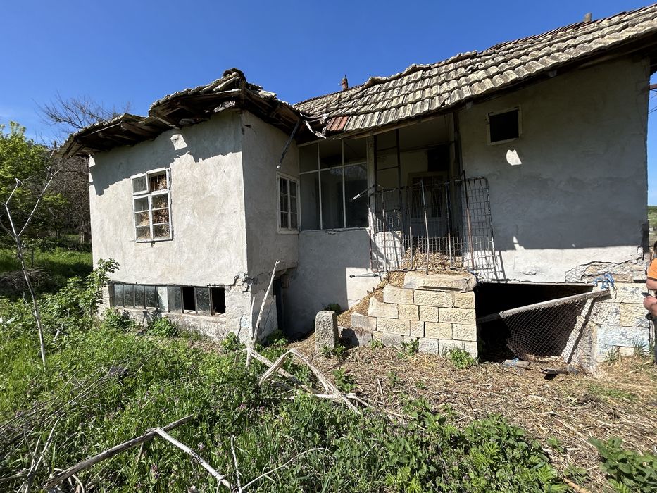 Парцел с стара къща