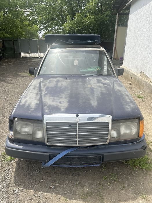продам мерседес E 300  писать по вацапу