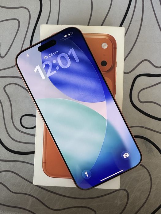 Продам IPhone 17 pro max в илеальном состоянии