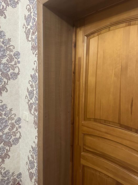 Двери из дерева.