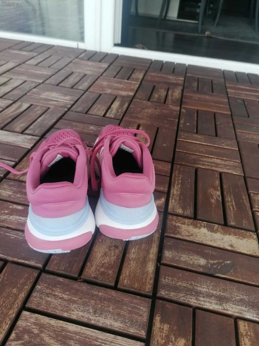 Продавам маратонки за бягане