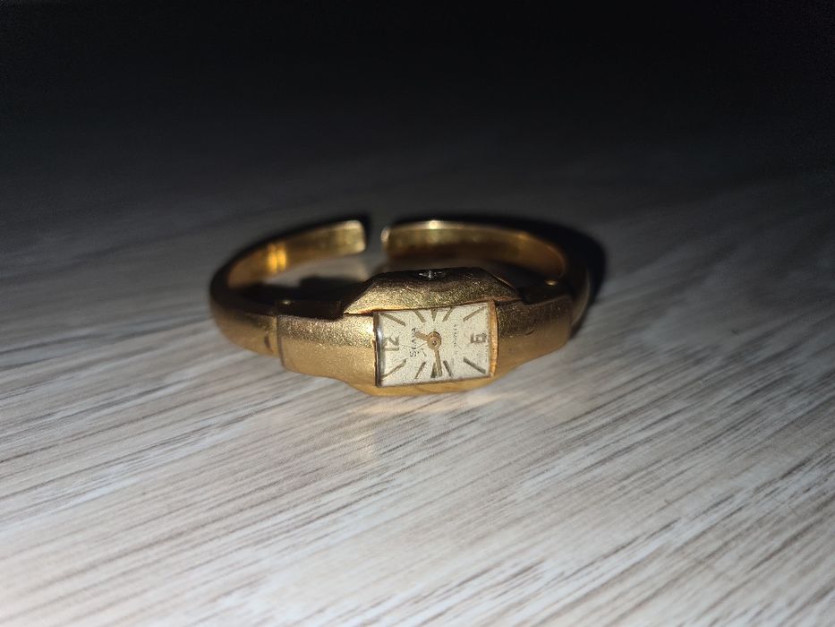 Часы Slava  сделаны в СССР