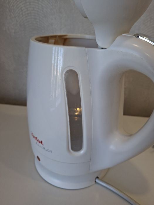 Рабочий чайник Tefal(на запчасти/ремонт)