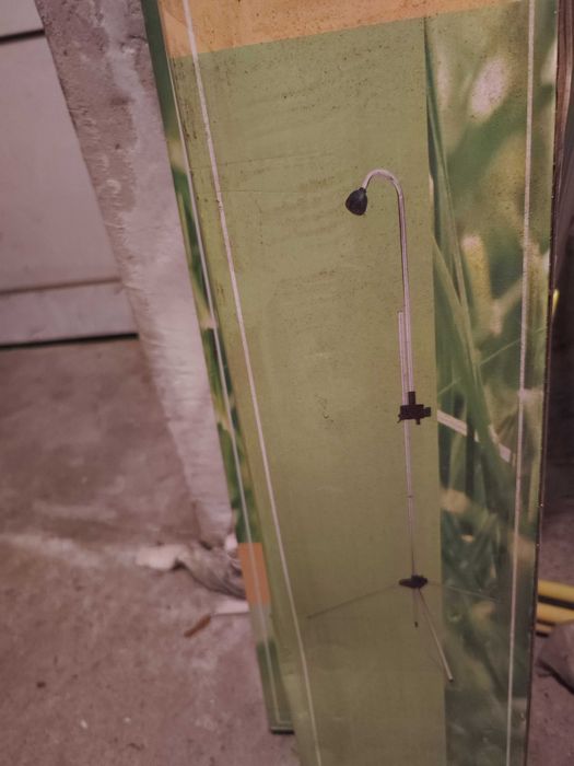 Градински:маса ,60 лв 2бр  кръгла,правоъгълна 1бр, душ 2 бр.20лв за бр