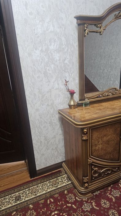 Горка сервант стенка  комод с зеркалом мебель  гарнитур б/у ишлатилган