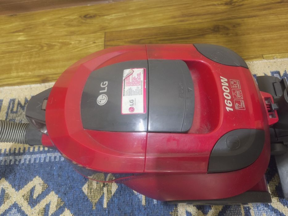 Пылесос LG 1600W