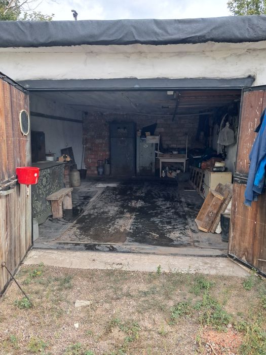 Продаётся гараж.