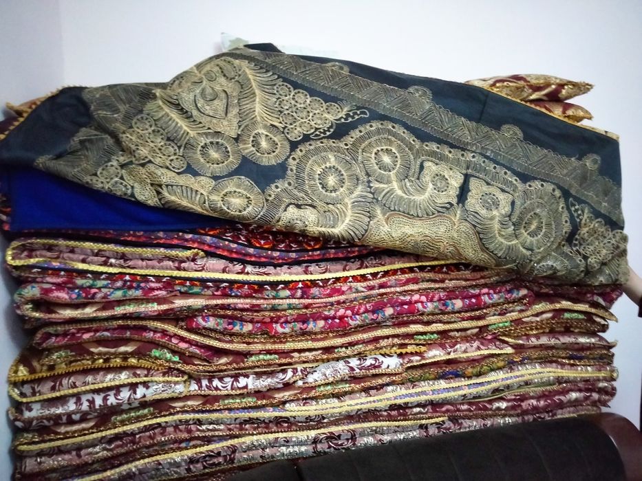 Kurpa tushak sotiladi