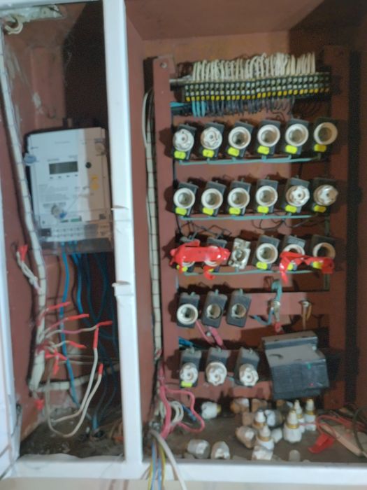 Electrician calificat