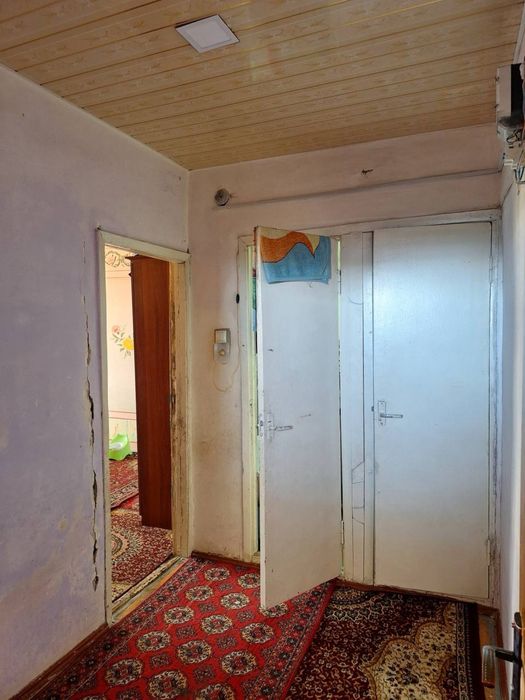 Kvartira sotiladi Sergeli Qoyliq massiv 6 galereyka dom 2/7/9