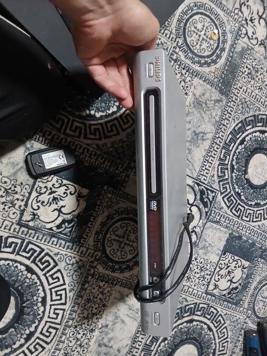 DVD philips cu CD este nou