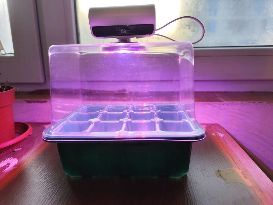 Висока мини оранжерия с LED светлини, фитолампа за бърз растеж 12 гнез