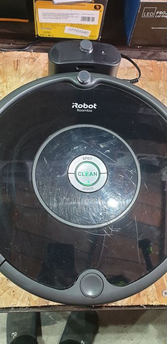 Robot aspirator Irobot Roomba