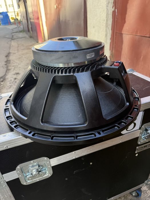 Difuzor bas 18 RCF 900W