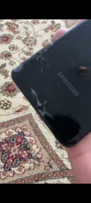 Продам Samsung s20+