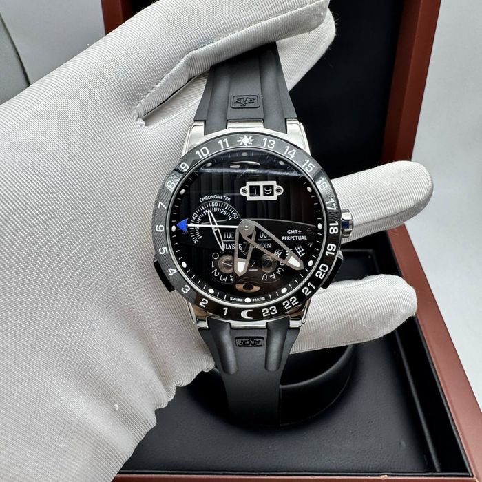 Ulysse Nardin Gmt - Perpetual Calendar Black ( ETA )