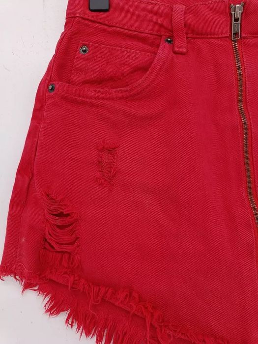 Пола от Bershka; червена S