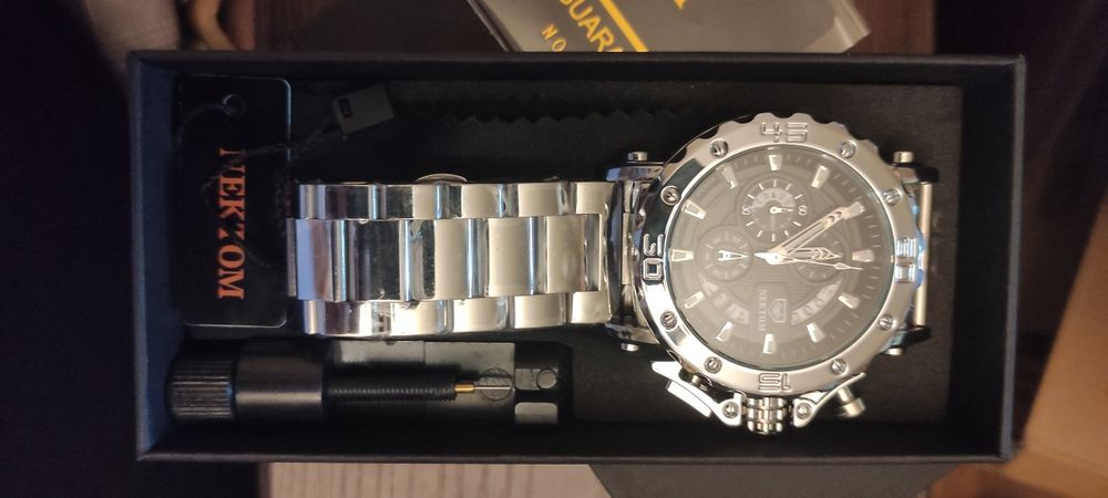 Часы мужские кварцевые от бренда Nektom