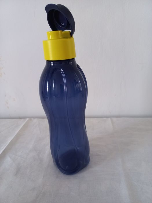 Бутылка Tupperware 0,75л  синяя