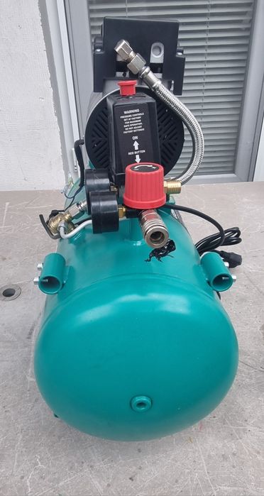 Тих въздушен компресор Vonroc 750w