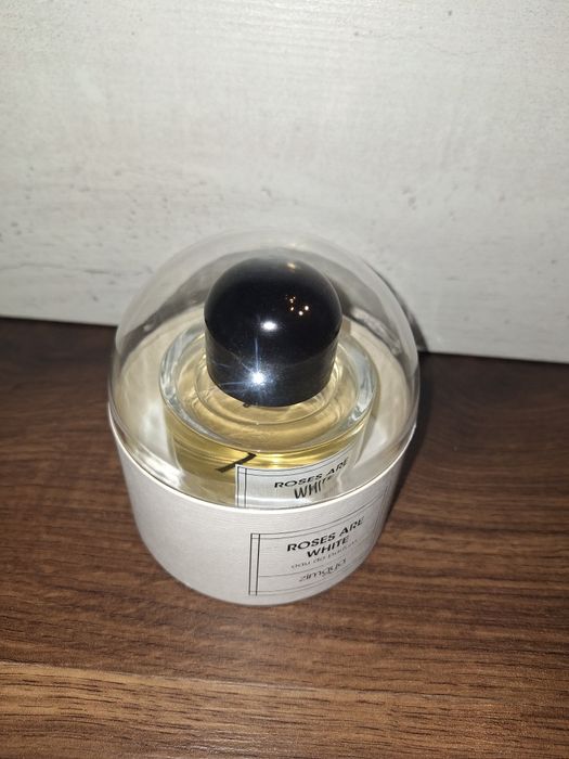 Парфюм ROSES ARE WHITE, Zimaya