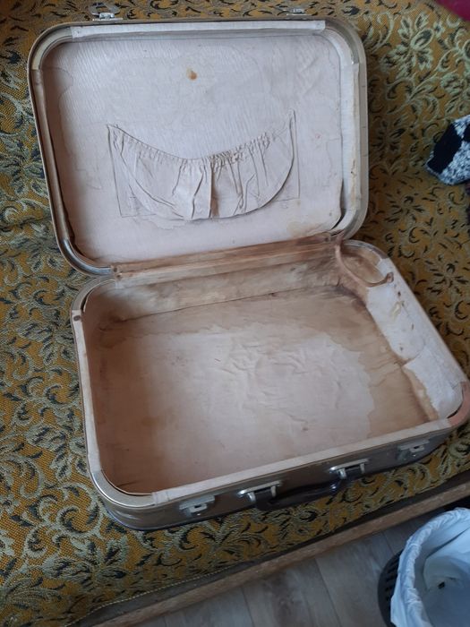 Продаётся советский чемодан