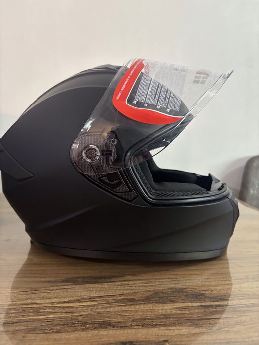 Чисто нова каска за мотор Givi