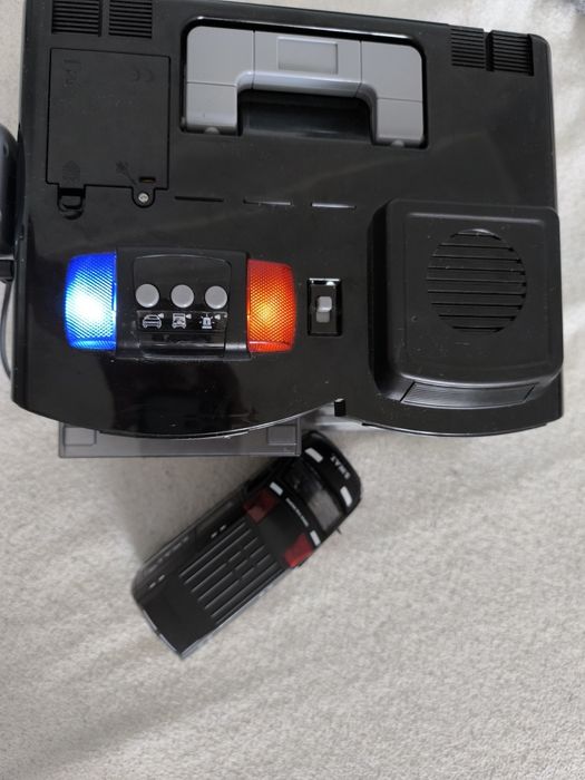 Голяма Пожарна трансформираща се в писта и полицейска станция