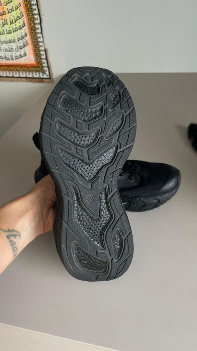 Продам кроссовки для бега.