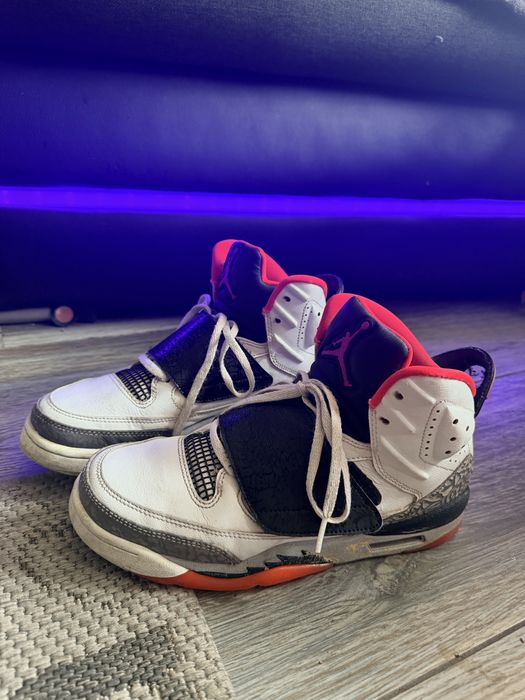 Vând jordan air son of mars