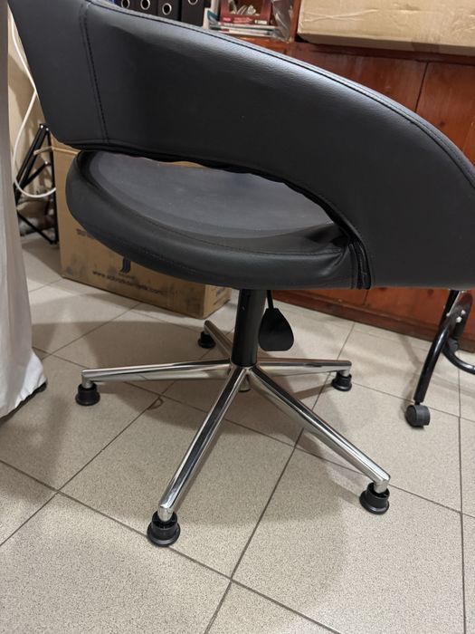 Фризьорски стол, почти нов, много малко използван