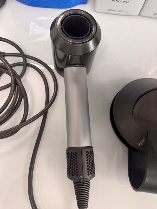 Uacator par Dyson profesional HD 11