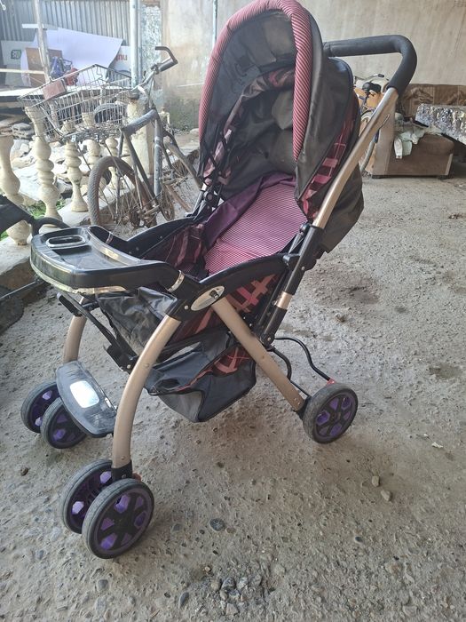 Коляска сотилади