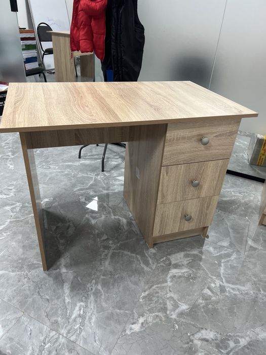 Офисные / письменные / компьютерные столы