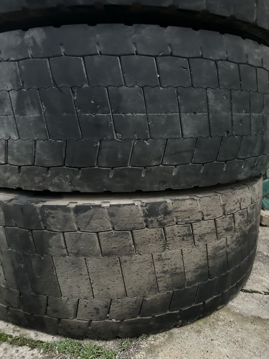 Шины ведуший на фуру