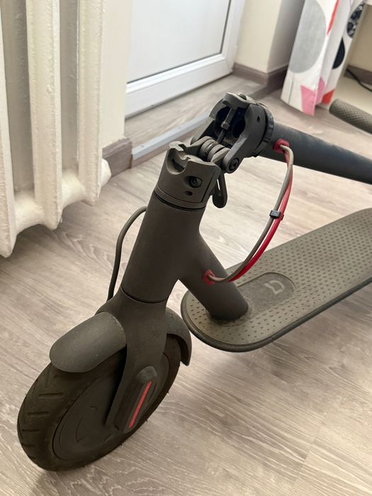 Самокат Xiaomi Mi Electric Scooter M365