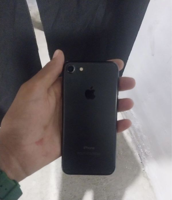 iPhone 7 128gb iOS15.8