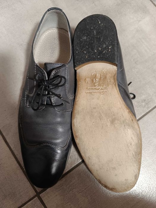 Preț simbolic: Vând pantofi piele naturală gri Nr 41