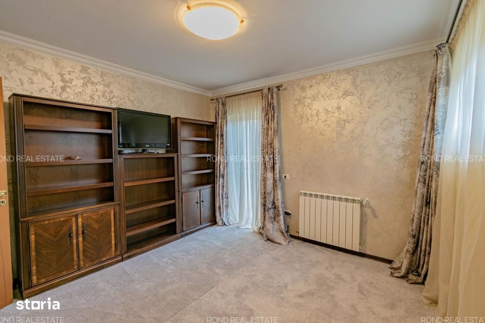 Vilă P+1 cu casă de oaspeți, la marginea pădurii, disponibila imediat