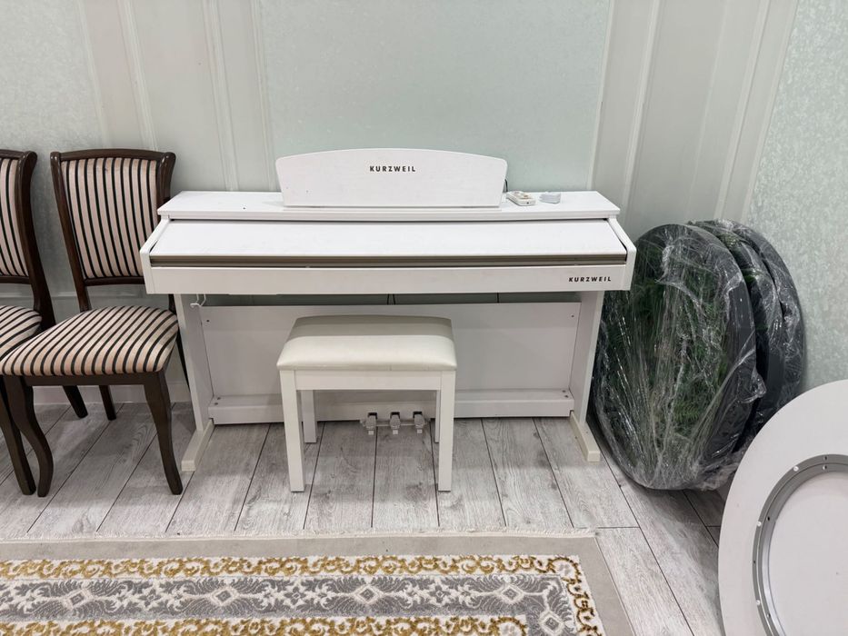 Продается пианино Kurzweil.