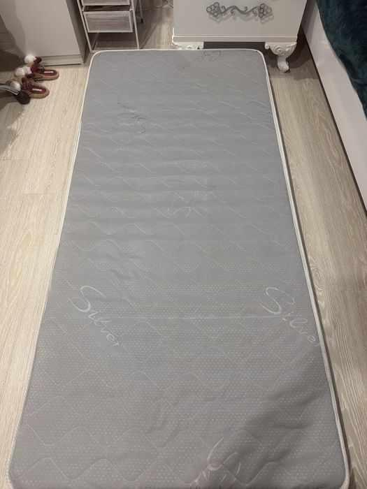 Продам кровать с матрасом