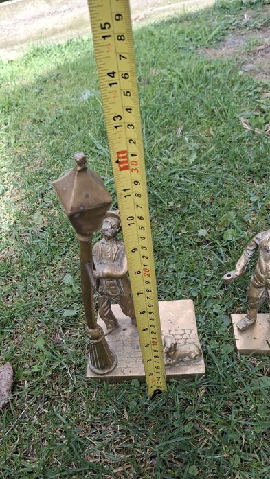 Vând doua statuete din bronz