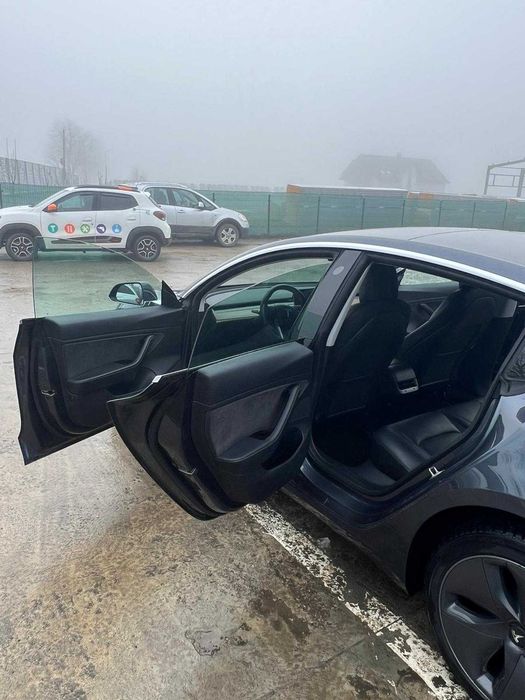 TESLA 3 2019 20500 e cu tva