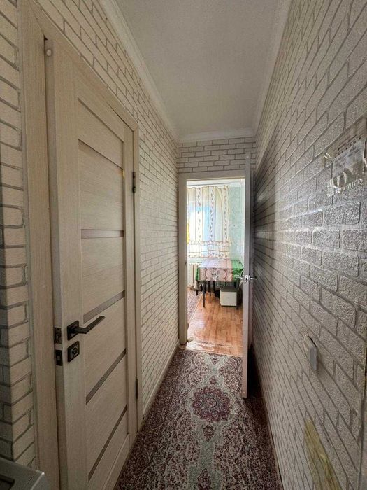 Продам 2 комнатную по Абая