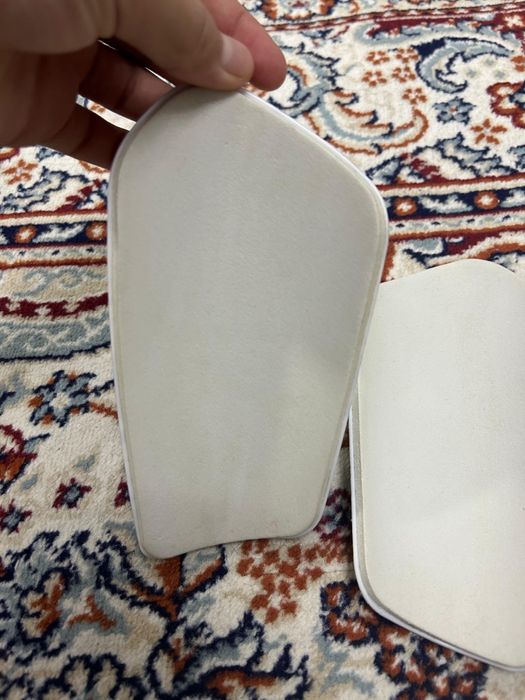 щитки футбольные оригинал